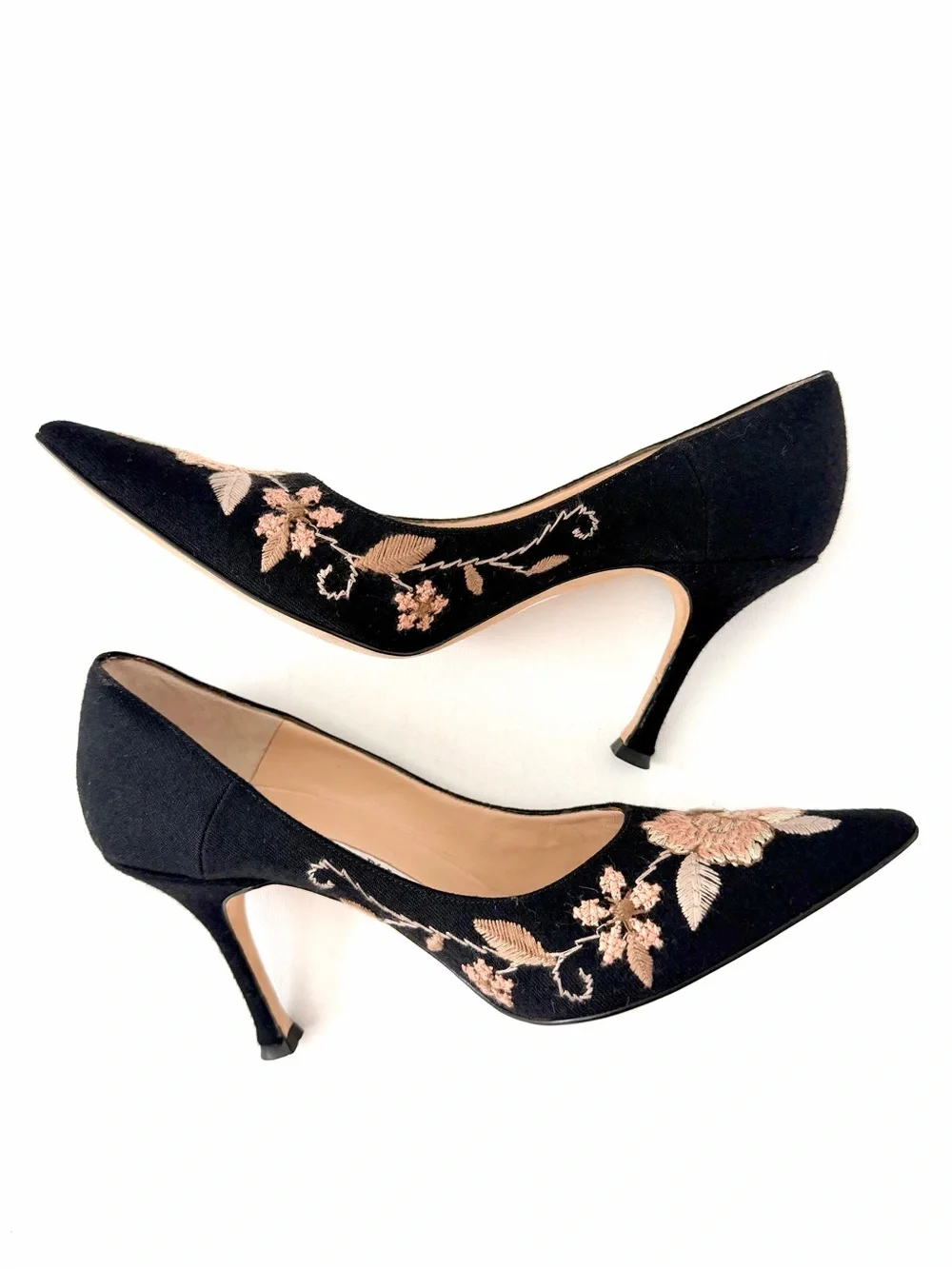 MANOLO BLAHNIK | Black Floral Embroidered Pointed Toe Pumps Heels EU 38